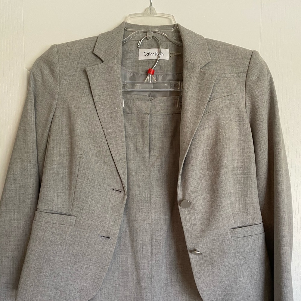 Calvin Klein Skirt Only /Women Suit Separates💞